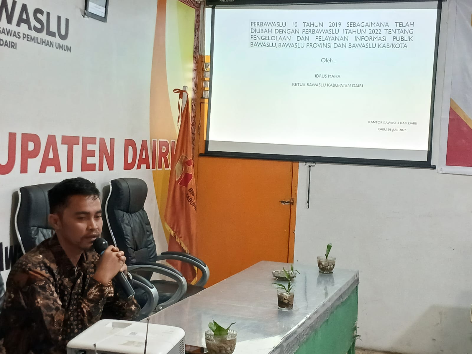 Pemaparan Diskusi Panel oleh Ketua Bawaslu Kab.Dairi