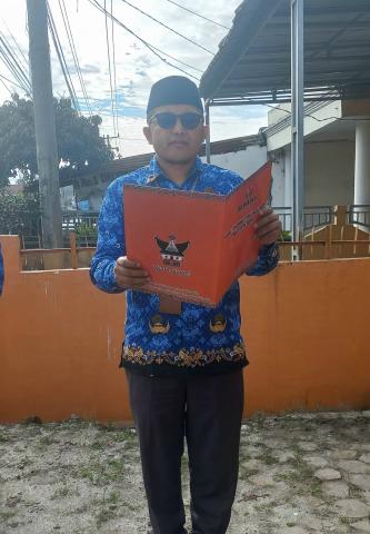 Pemimpin Upacara Membacakan Pidato Menteri Pemuda Dan Olahraga