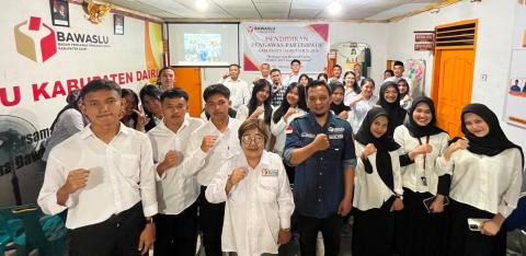 Foto Bersama Fasilitator dan Peserta