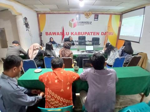 diskusi panel