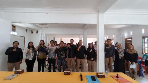 Foto Bersama Bawaslu Goes To School