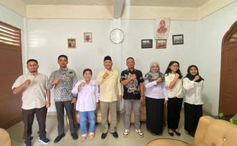 Foto bersama Bawaslu Kabupaten Dairi dengan DPRD Kabupaten Dairi